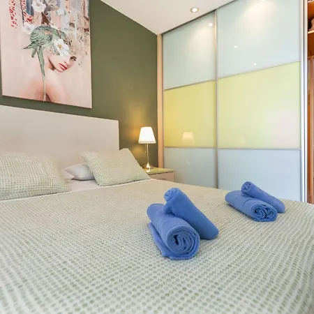 Sants-montjuic Rambla Badal By Interhome Apartamento *