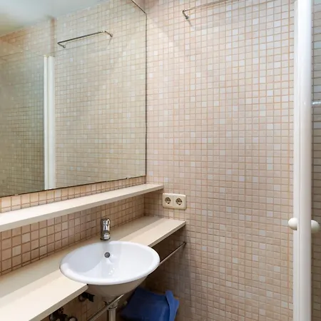 Sants-montjuic Rambla Badal By Interhome Апартаменты Барселона